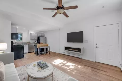 224 W Sixth St #1, Boston, MA 02127