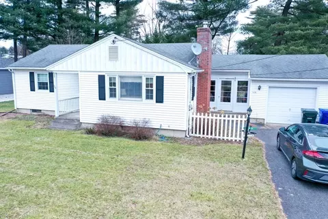109 Dewitt St, Springfield, MA 01129 photo 2