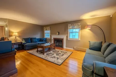 109 Dewitt St, Springfield, MA 01129 photo 9