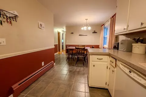 109 Dewitt St, Springfield, MA 01129 photo 6