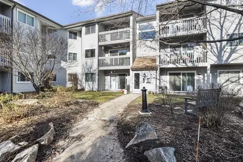 1410 Franklin Crossing Rd #1410, Franklin, MA 02038
