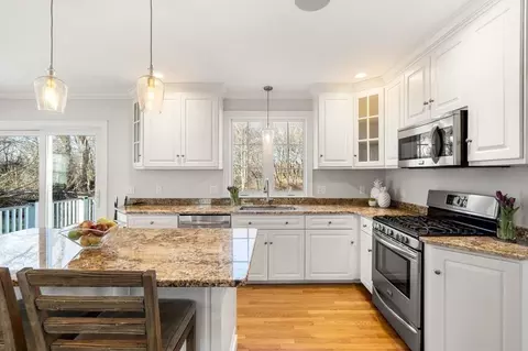 5 Abbot Ct, Marblehead, MA 01945 photo 6