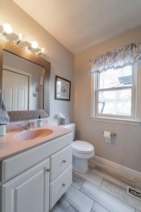 2 Bailin Dr, Worcester, MA 01604 photo 20