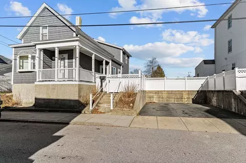 30 Arizona St, Fall River, MA 02723