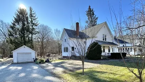 48 Ward St, North Brookfield, MA 01535