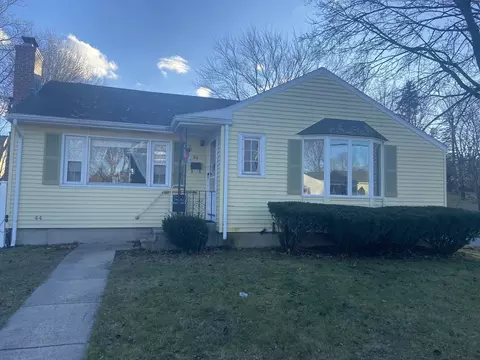 44 Brewster Rd, Waltham, MA 02451