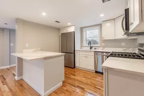 318 Essex St, Lynn, MA 01902