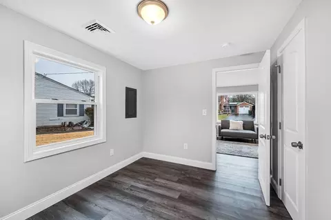 70 Kirk Dr, Springfield, MA 01109 photo 19