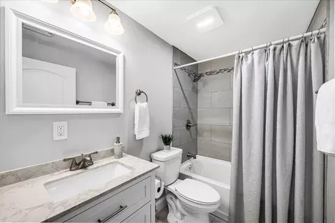 70 Kirk Dr, Springfield, MA 01109 photo 14