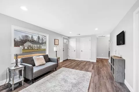 70 Kirk Dr, Springfield, MA 01109 photo 8