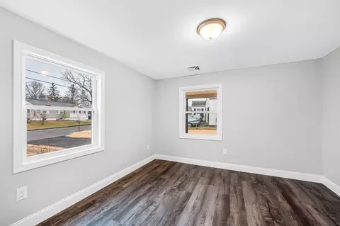 70 Kirk Dr, Springfield, MA 01109 photo 22