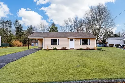 70 Kirk Dr, Springfield, MA 01109 photo 2
