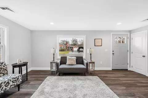 70 Kirk Dr, Springfield, MA 01109 photo 7