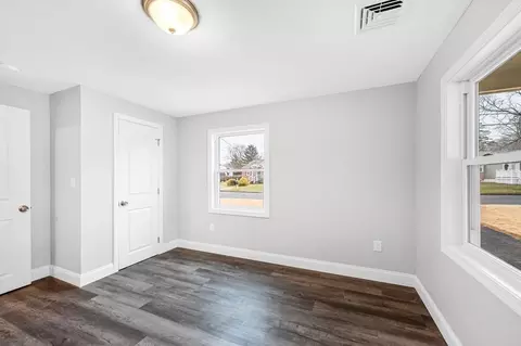 70 Kirk Dr, Springfield, MA 01109 photo 20