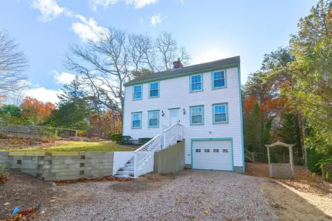 17 Windsor Ave, Dennis, MA 02660