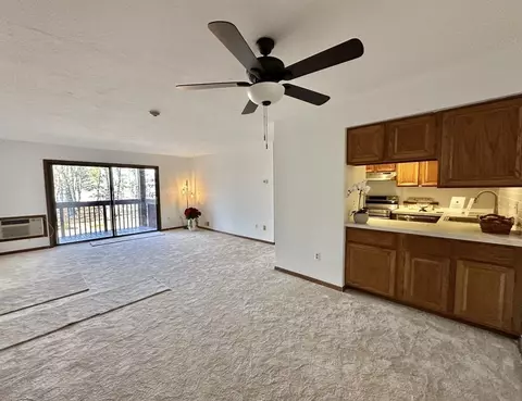 340 Sunderland Rd #28G, Worcester, MA 01604