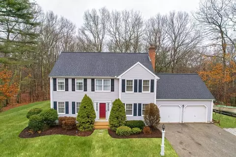 13 Liberty Rd, Medway, MA 02053
