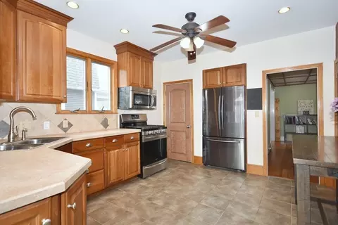 51 Elm Ave, Fairhaven, MA 02719 photo 9