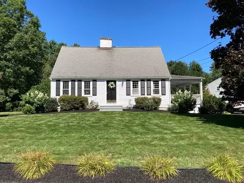 32 Trowbridge Cir, Stoughton, MA 02072