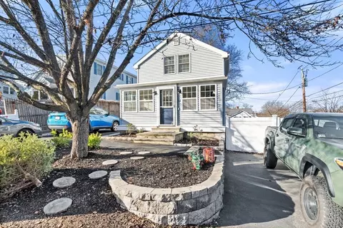 12 Bowditch Ave, Peabody, MA 01960