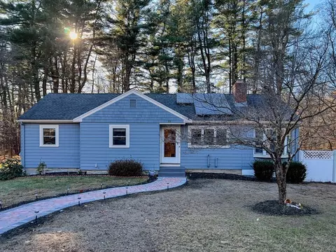 62 Locust St, Holliston, MA 01746