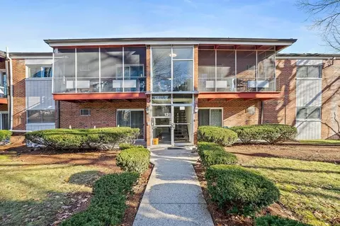 125 Grove St #8, West Roxbury, MA 02132