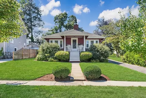 70 School St, Melrose, MA 02176