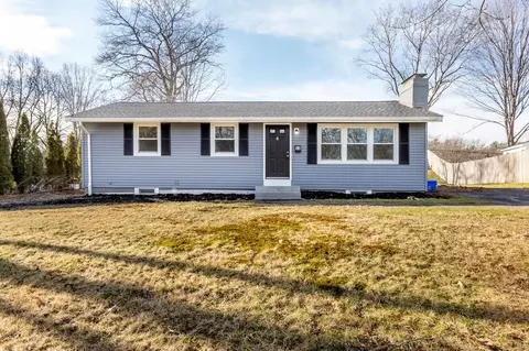 53 Roundtop Rd, Framingham, MA 01701