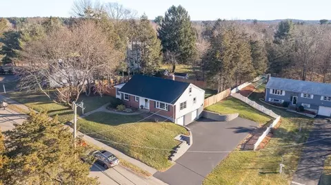 12 Westview Dr, Norwood, MA 02062