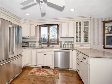 6 Oakland Rd, Reading, MA 01867 photo 9