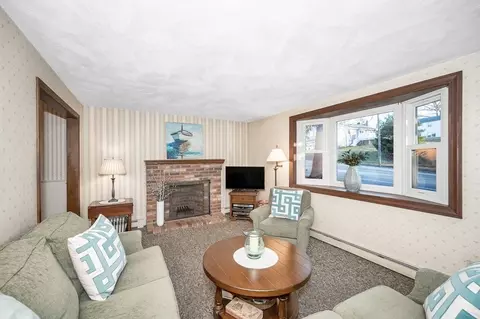 6 Oakland Rd, Reading, MA 01867 photo 3