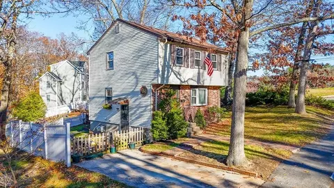 6 Oakland Rd, Reading, MA 01867