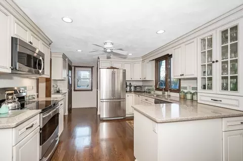 6 Oakland Rd, Reading, MA 01867 photo 7