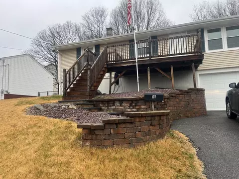 107 Loxwood St, Worcester, MA 01604