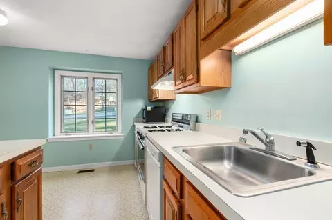 1 Oak Ridge Dr #4, Maynard, MA 01754 photo 9