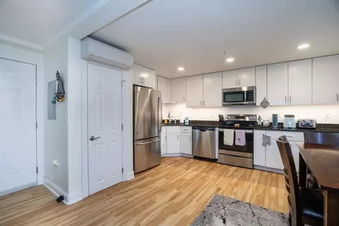 30 Village Hill Rd #203, Northampton, MA 01060