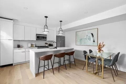 95 Thorndike St #R, Cambridge, MA 02141