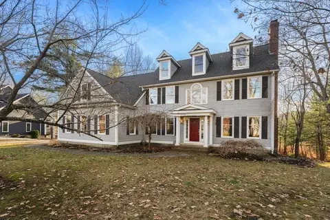 17 Harvest Moon Dr, Natick, MA 01760