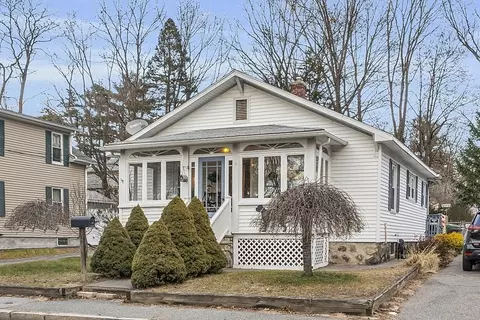 250 Baldwin St, Lowell, MA 01851