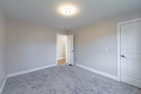 66 Moore St, Chicopee, MA 01013 photo 33