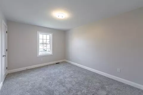 66 Moore St, Chicopee, MA 01013 photo 32