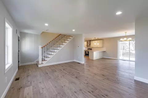 66 Moore St, Chicopee, MA 01013 photo 12