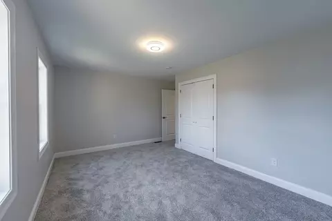 66 Moore St, Chicopee, MA 01013 photo 36