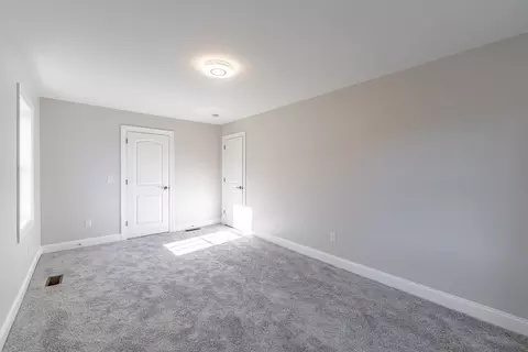 66 Moore St, Chicopee, MA 01013 photo 28