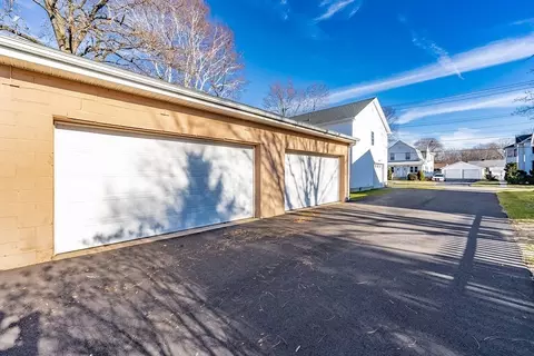66 Moore St, Chicopee, MA 01013 photo 7