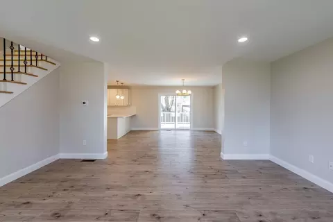 66 Moore St, Chicopee, MA 01013 photo 16