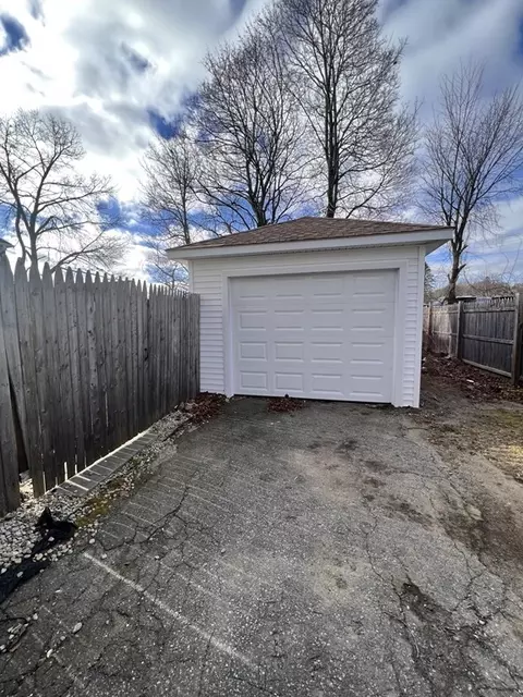 54 James St, Worcester, MA 01603 photo 3