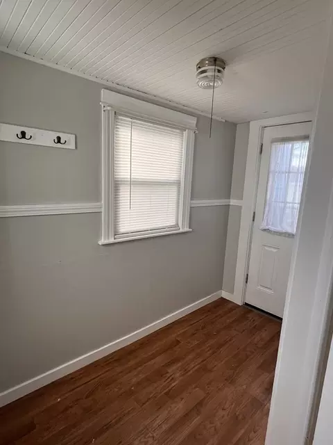 54 James St, Worcester, MA 01603 photo 5