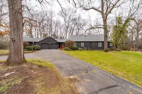 152 Elizabeth Ave, Westfield, MA 01085
