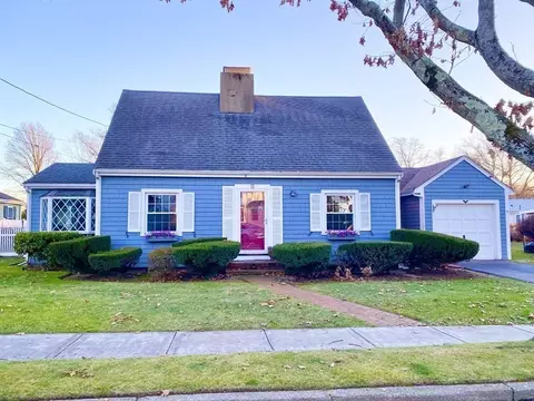 7 Andrews Rd, Quincy, MA 02170